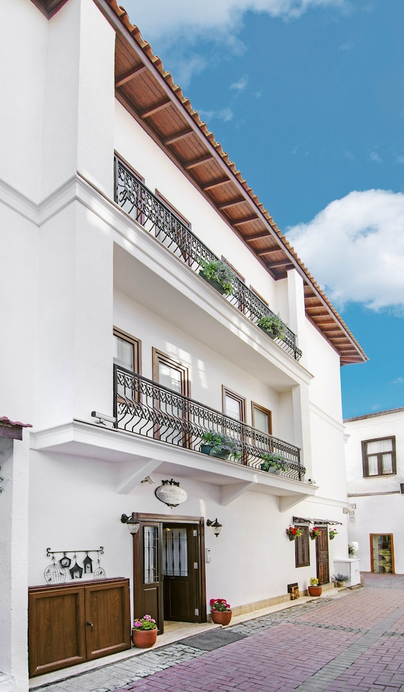 Rodina Suites 5/50