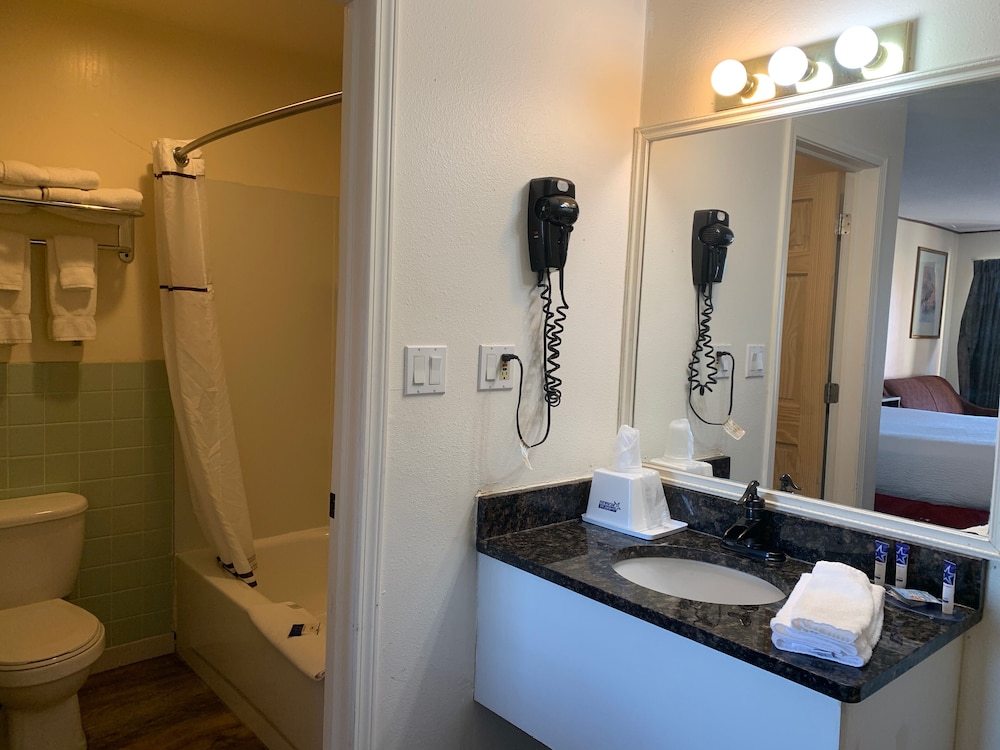 Americas Best Value Inn-Wall 16/29