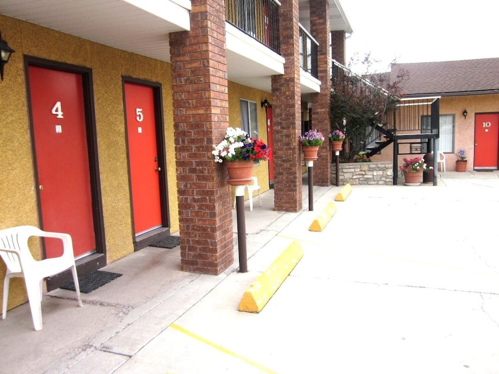 Color Country Motel 5/38
