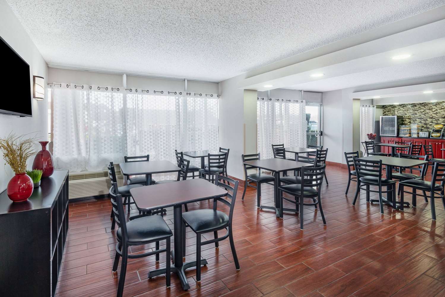 Days Inn By Wyndham Charlottesville/University Area 35/43