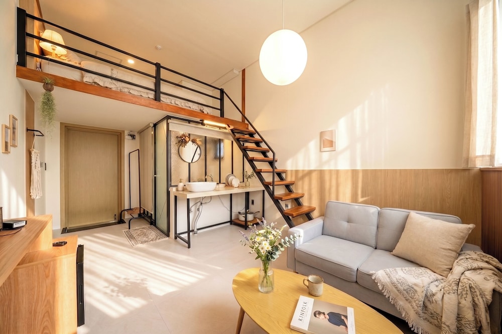 Malu Hotel 50/72