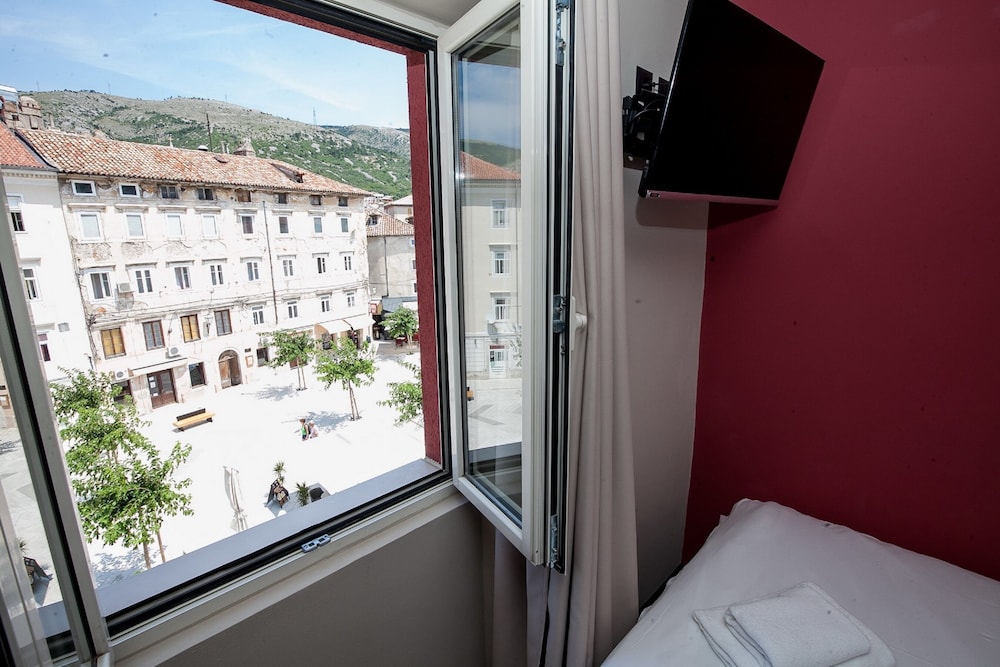 Bura 45 Boutique Hotel 24/58