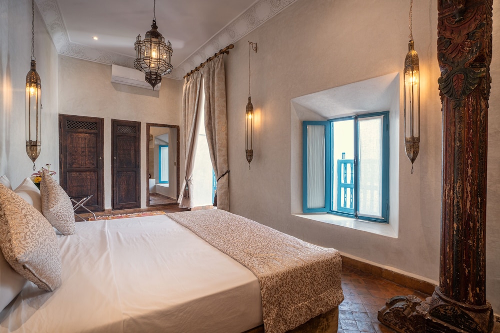 Riad Si Khalifa 17/84