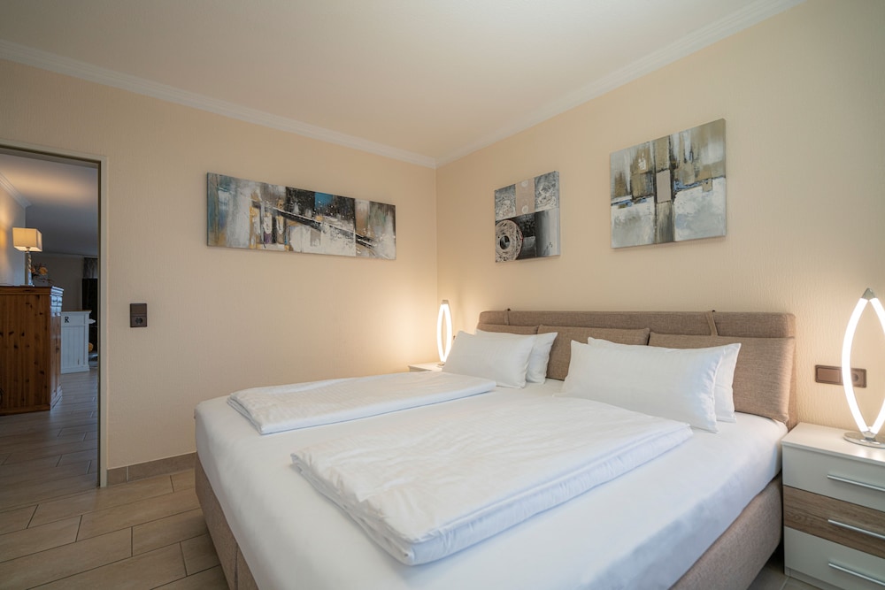 NP Hotel Konigshof 11/49