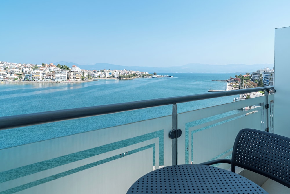 Paliria Hotel 67/73