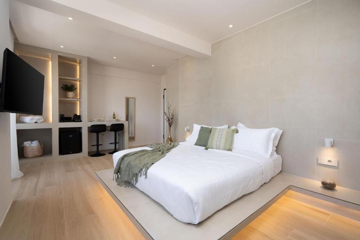 Suite, King Bed, Private Sauna