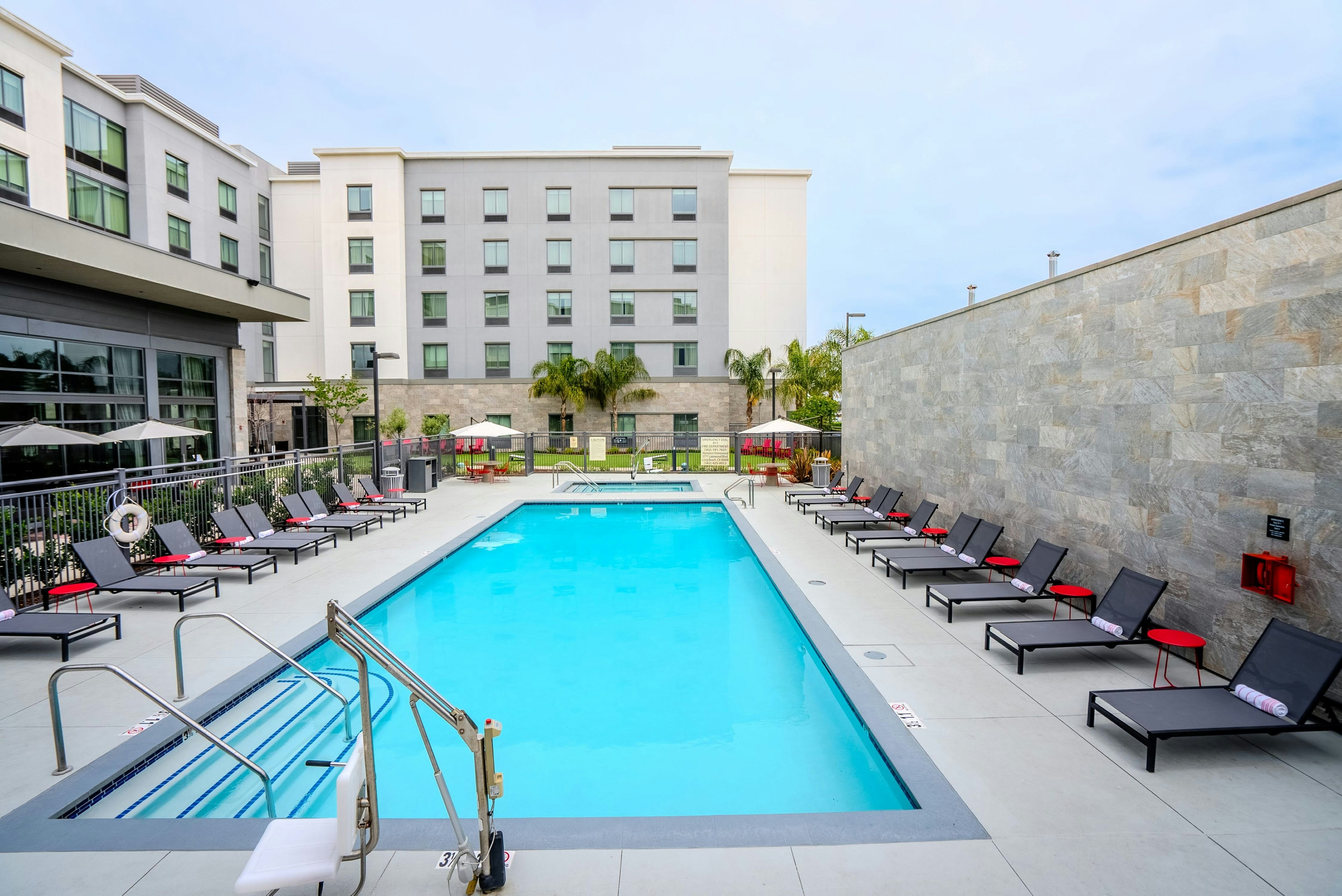 Hampton Inn Long Beach Airport 65/67