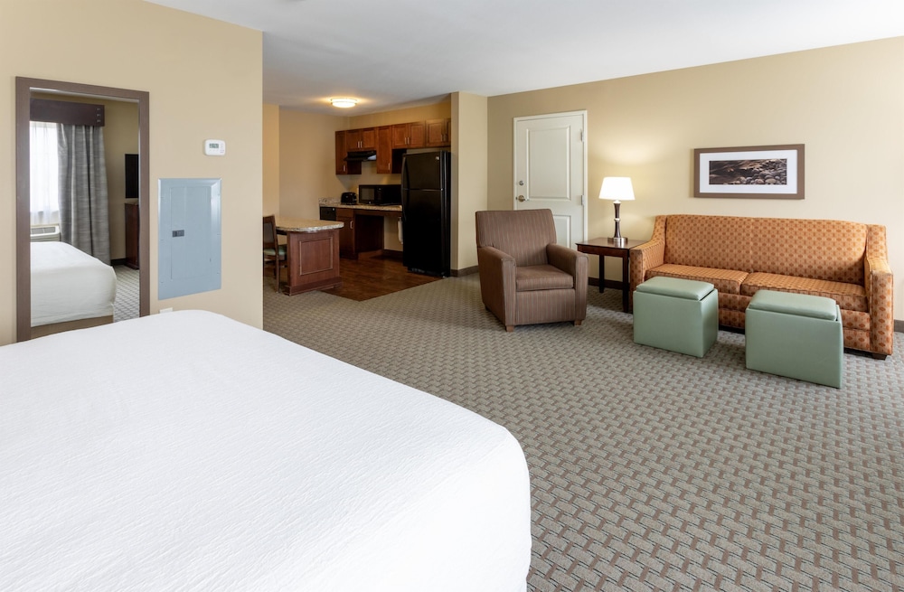 Grandstay Hotel And Suites Morris 18/52