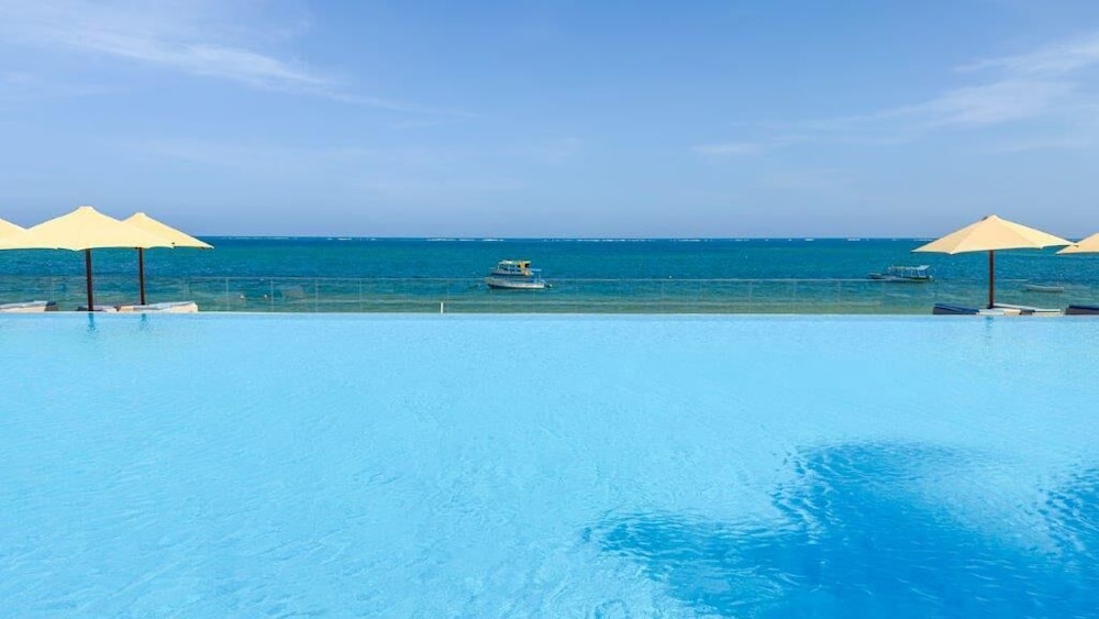 Bamburi Beach Hotel 71/74