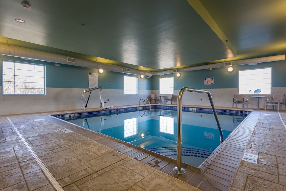 Holiday Inn Express Hotel And Suites Reading 29/48