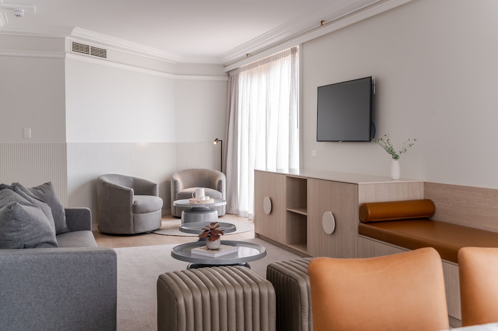 Crowne Plaza Terrigal 46/75