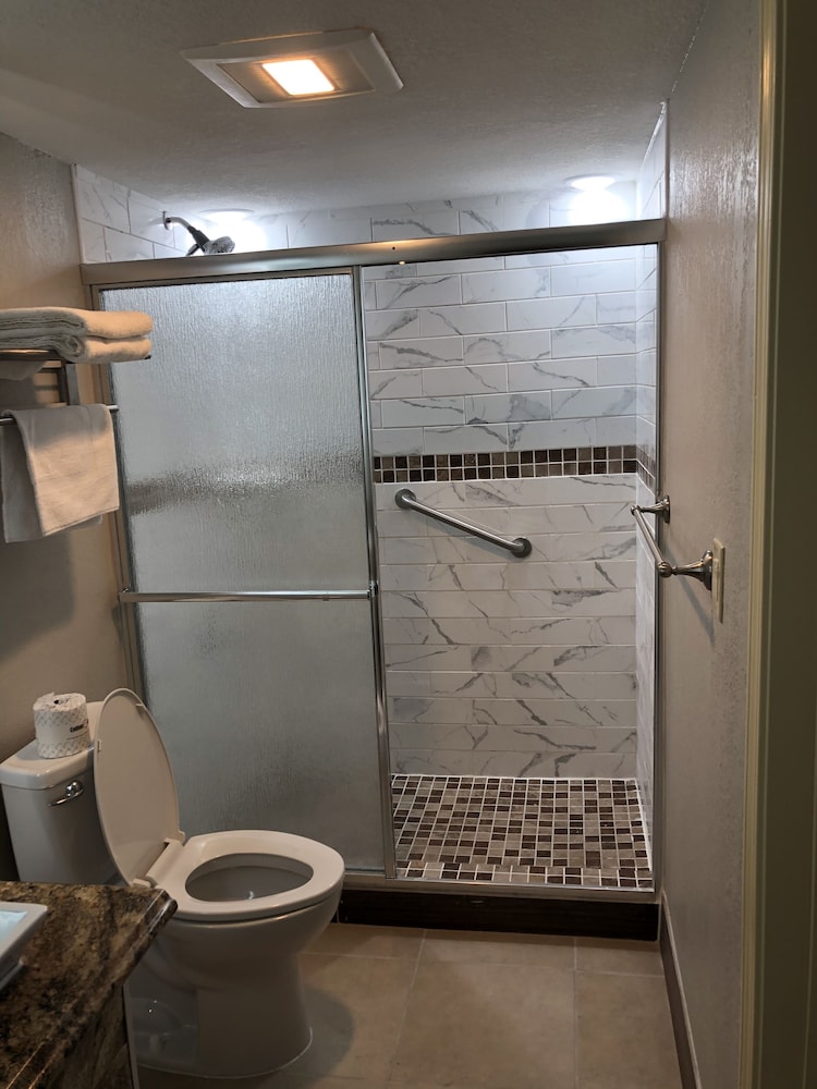 Econo Lodge Athens I-75 9/38