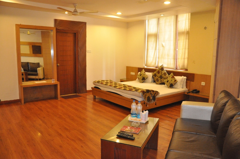 Mandakini Plaza Hotel 15/21