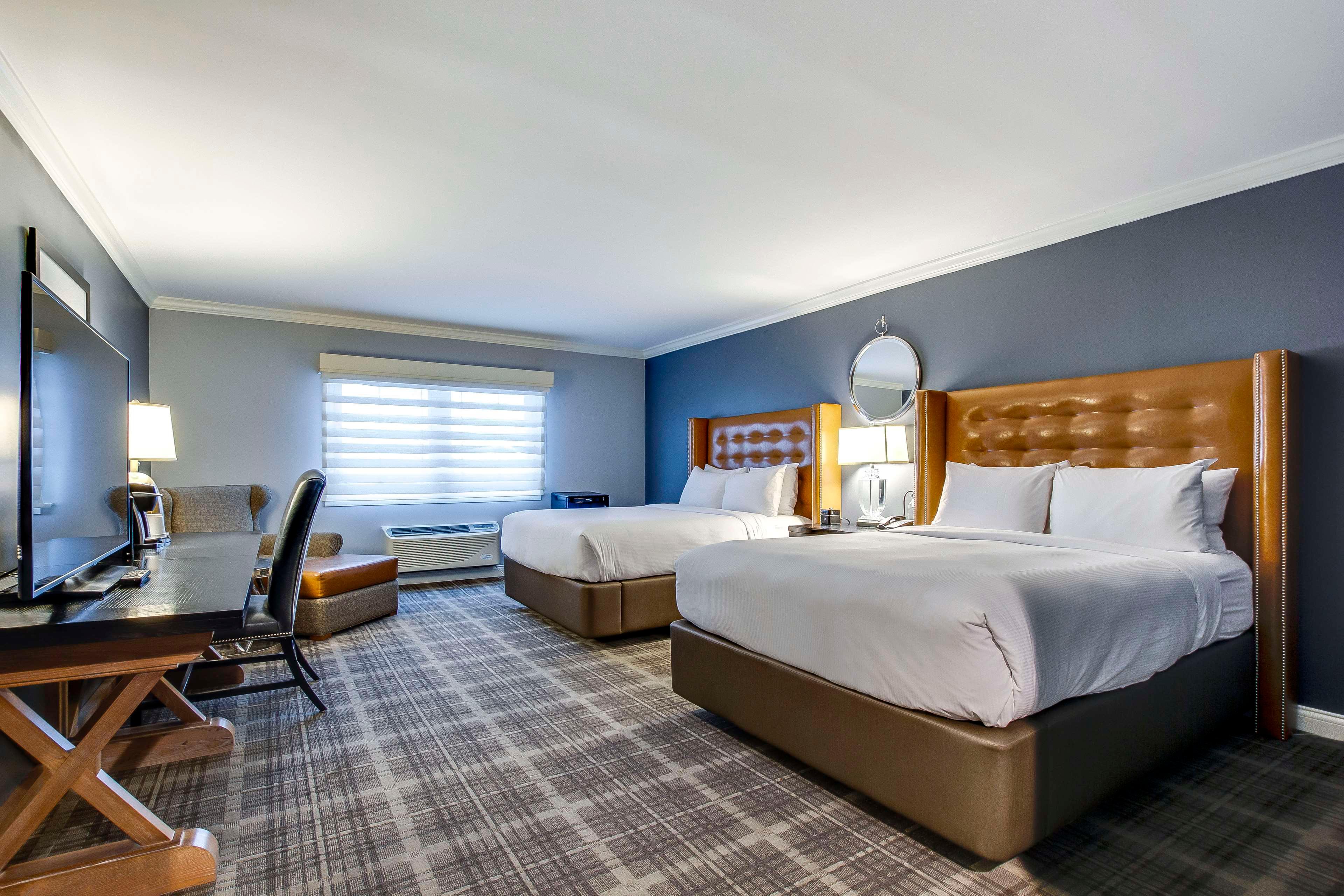 MARE, 2 QUEEN BEDS