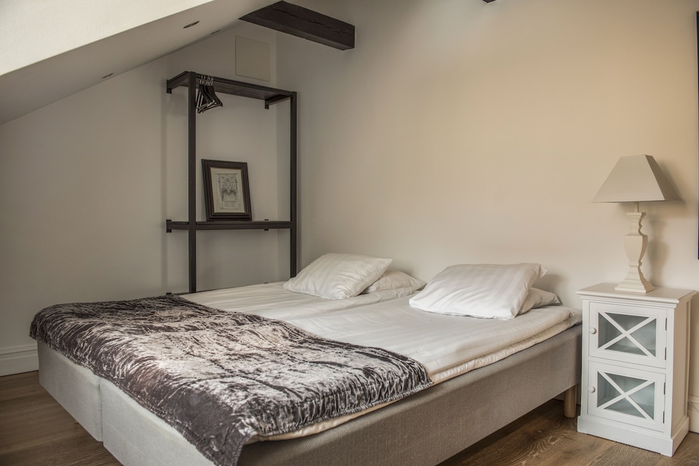 Donners Hotell 9/25