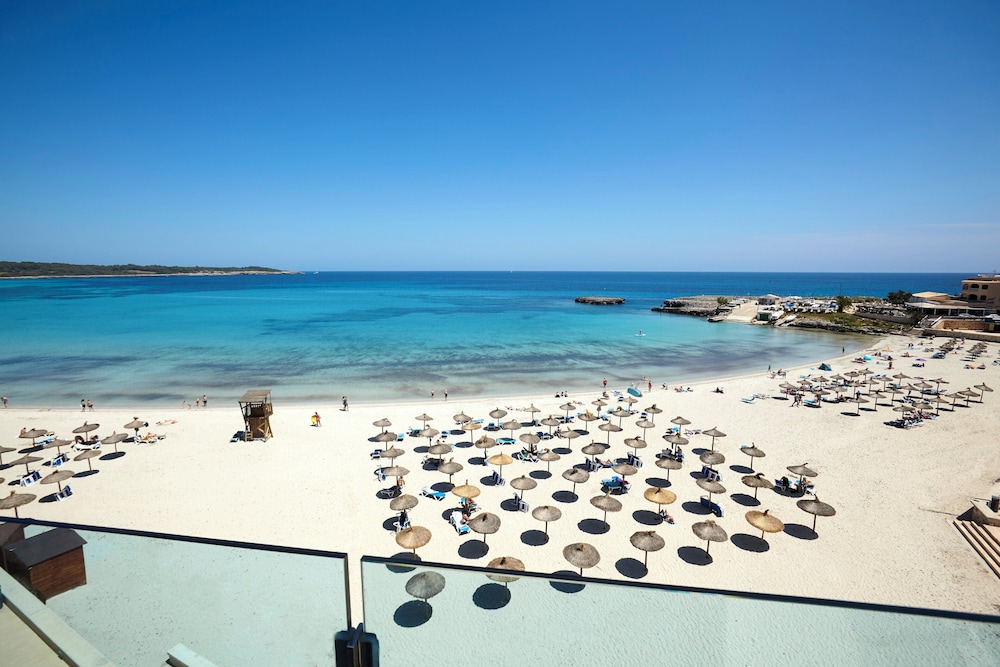 Universal Hotel Perla 40/50