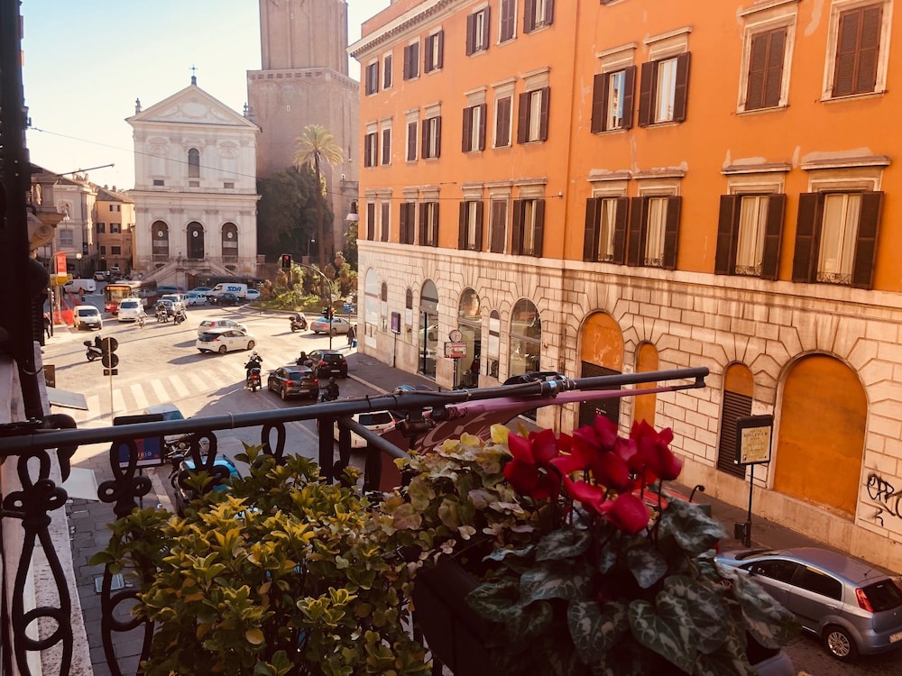 QUIRINALE LUXURY ROOMS 56/60