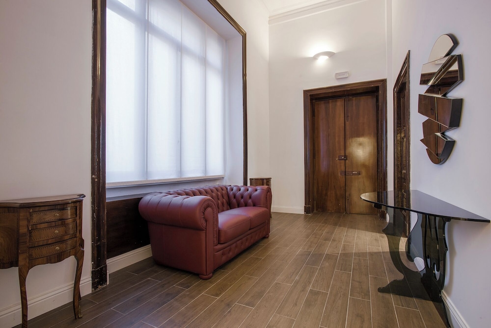 Prestigious Apartment Via Barberini 35/50