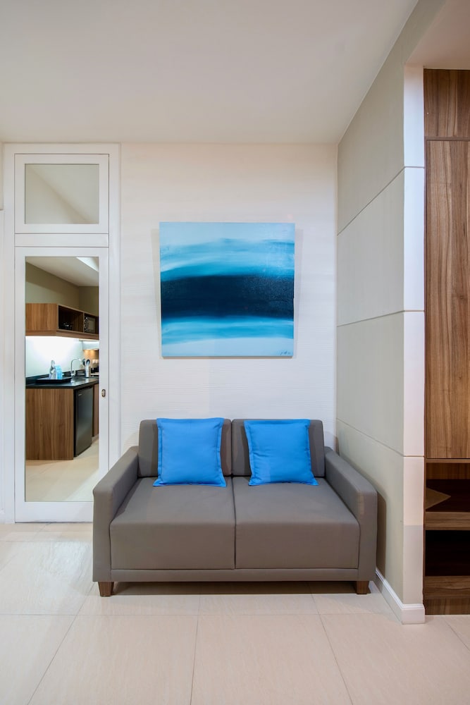 The Sphere Serviced Residences 35/50