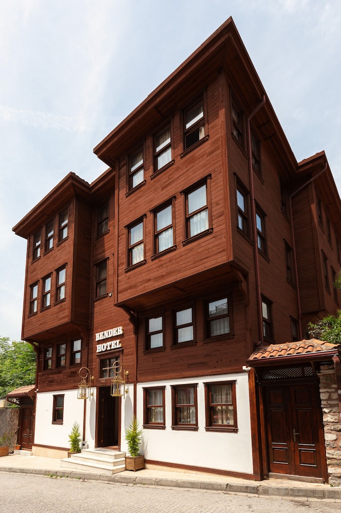 BENDER HOTEL 3/46