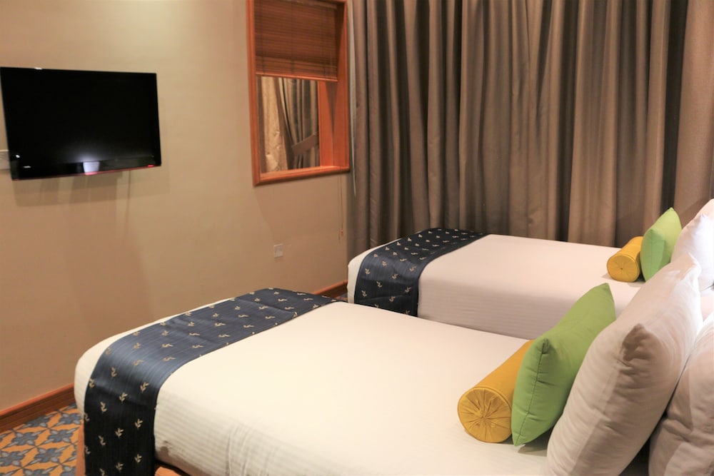 Elite Crystal Hotel 35/75