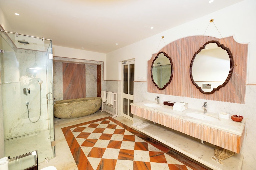 Shikarbadi Hotel 6/50