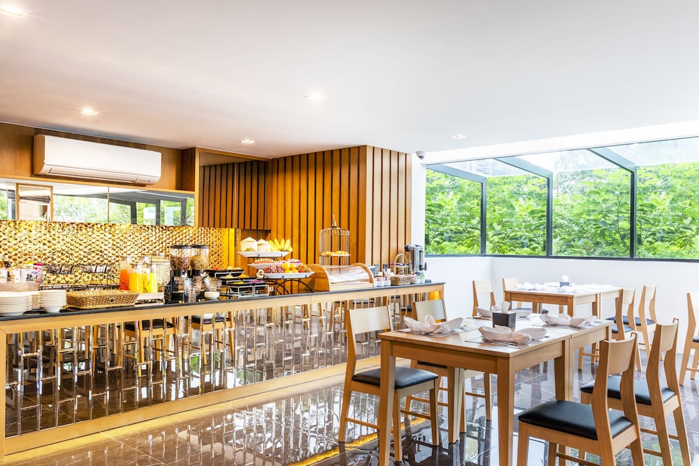 Grand Sala Thai 34/50