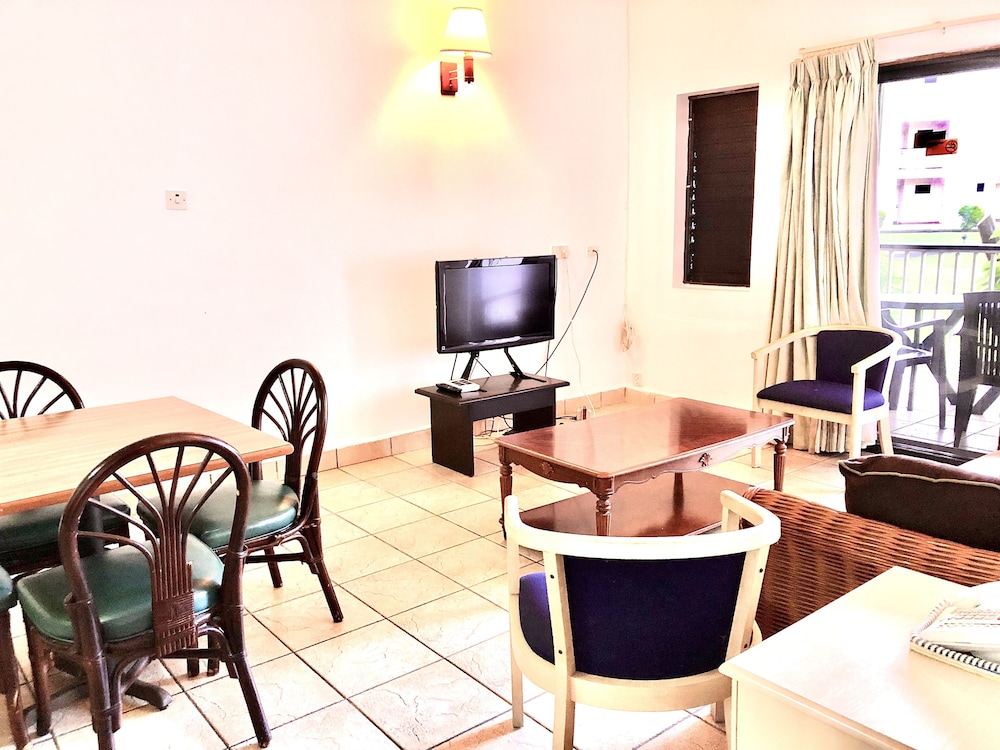Allamanda Beach Resort 33/47