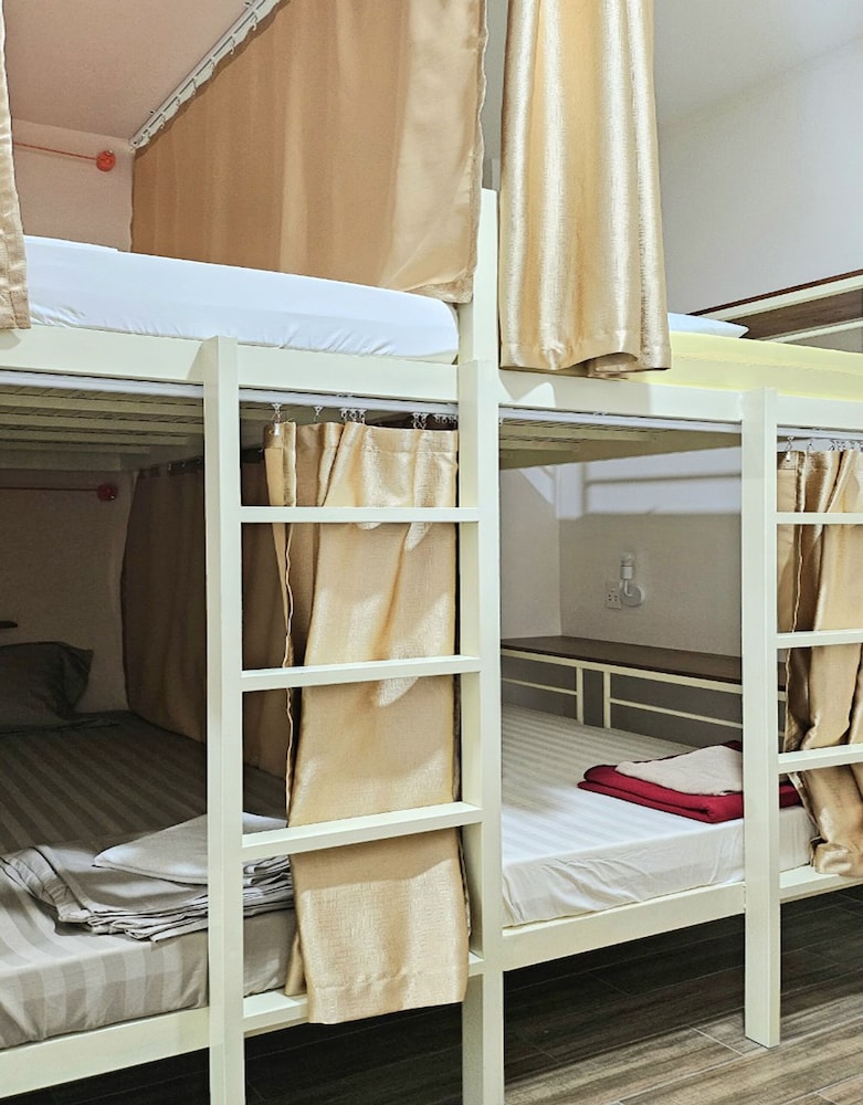 Khoi Hostel 32/48