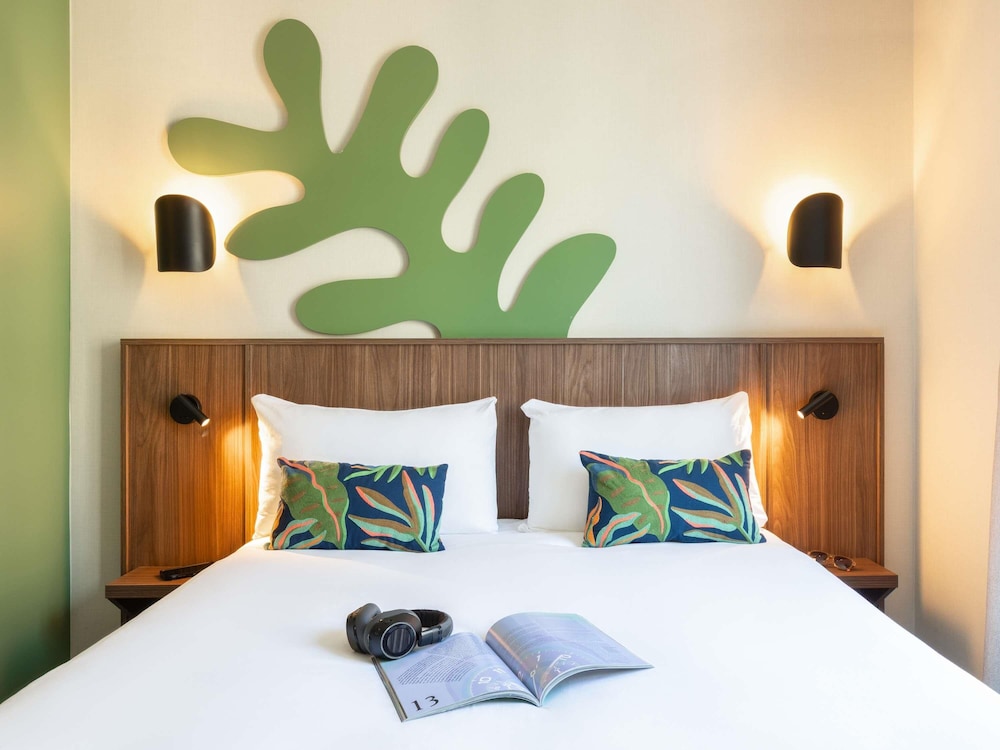 STANDARD, DOUBLE BED