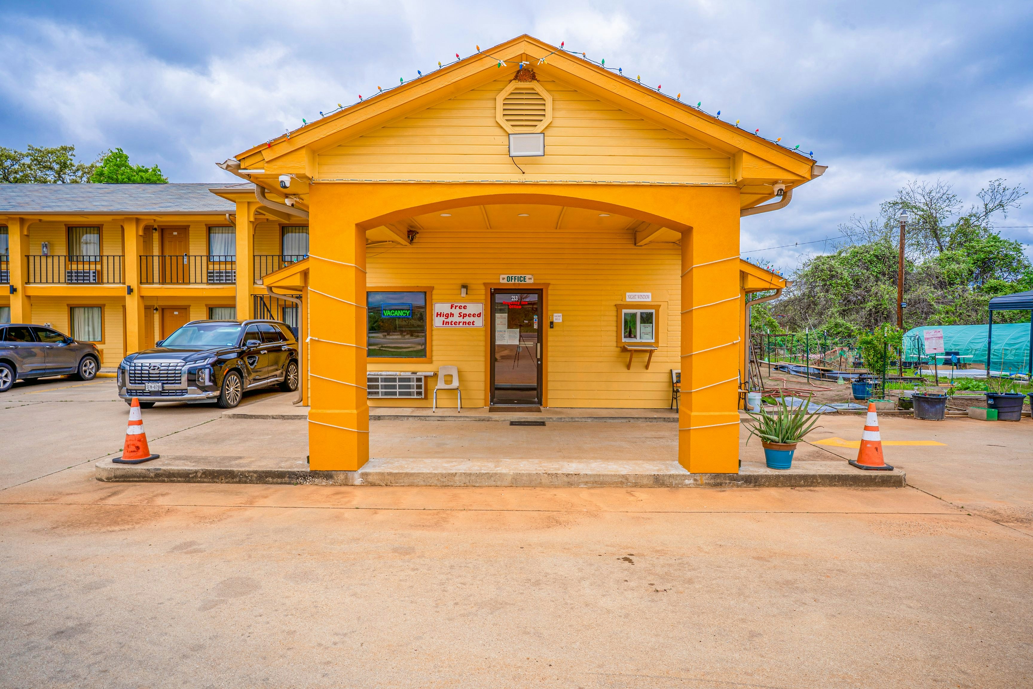 Regency Inn By OYO Rockdale TX 16/31