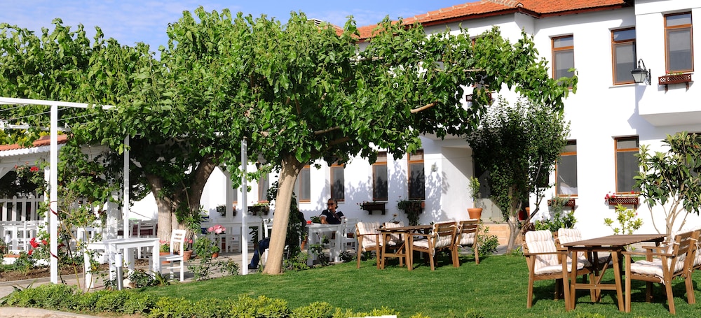 Teos Lodge Pansiyon & Restaurant 48/55