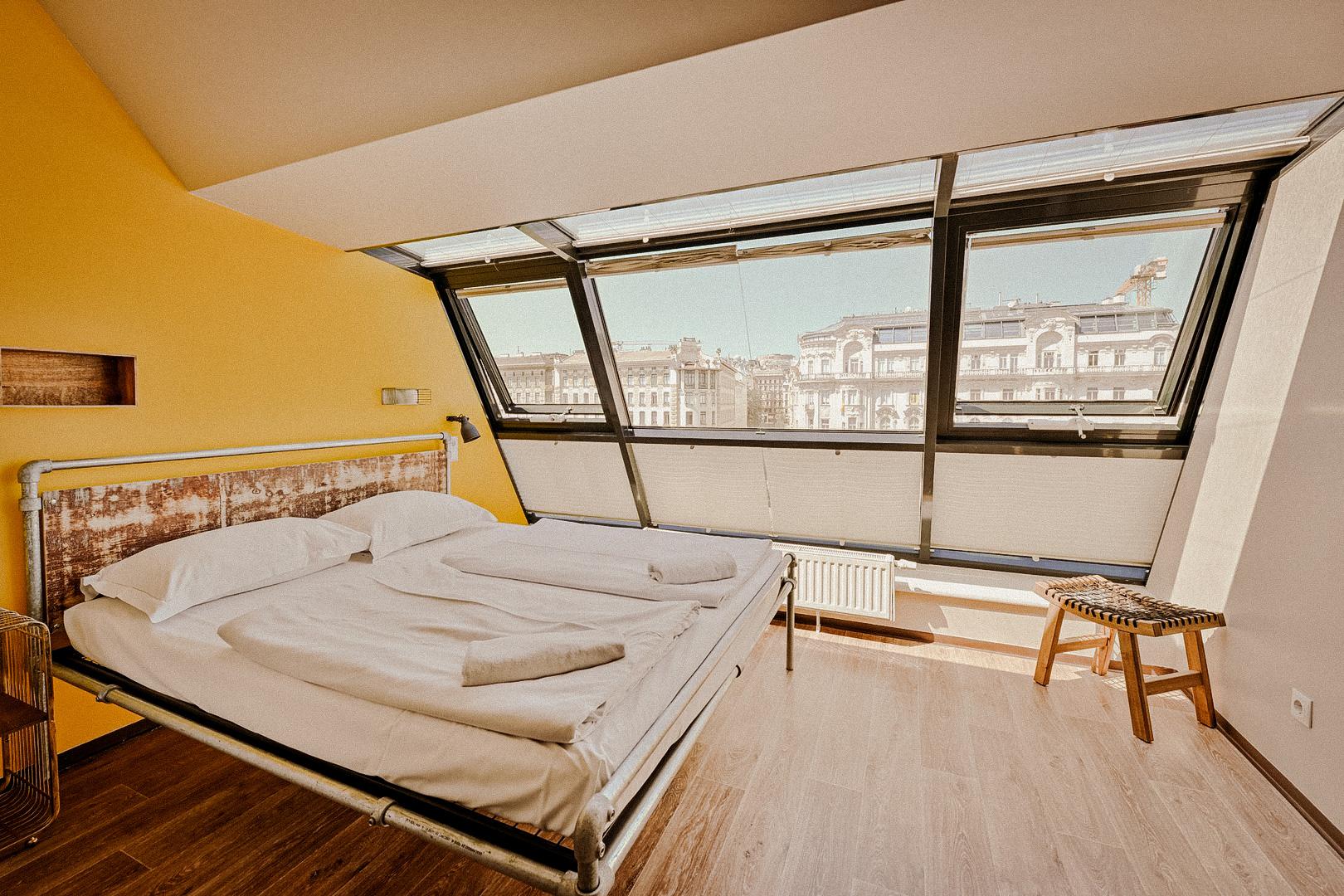 Plus, Double Bed