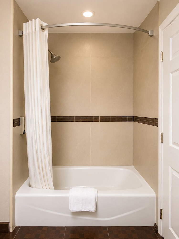 Rockview Inn And Suites 54/54