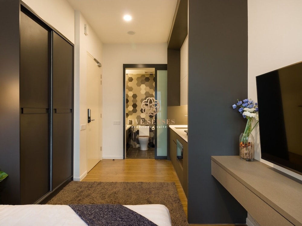 Ceylonz Suites by Five Senses 24/50