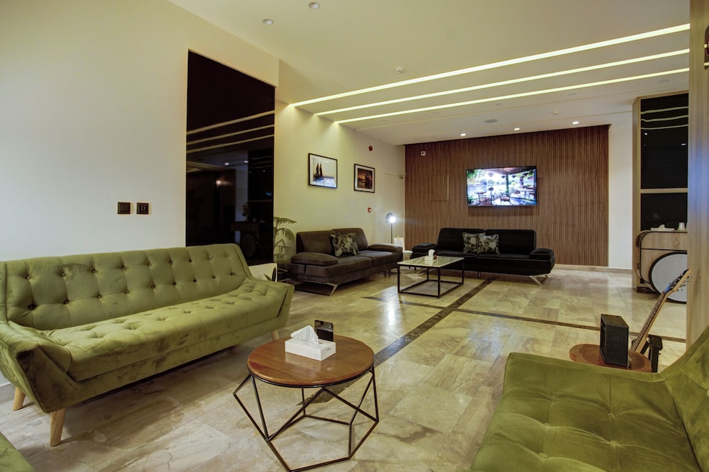Luciana Hotel By FHM 48/58