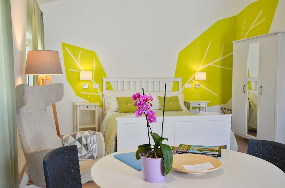 Petit Hotel 26/50