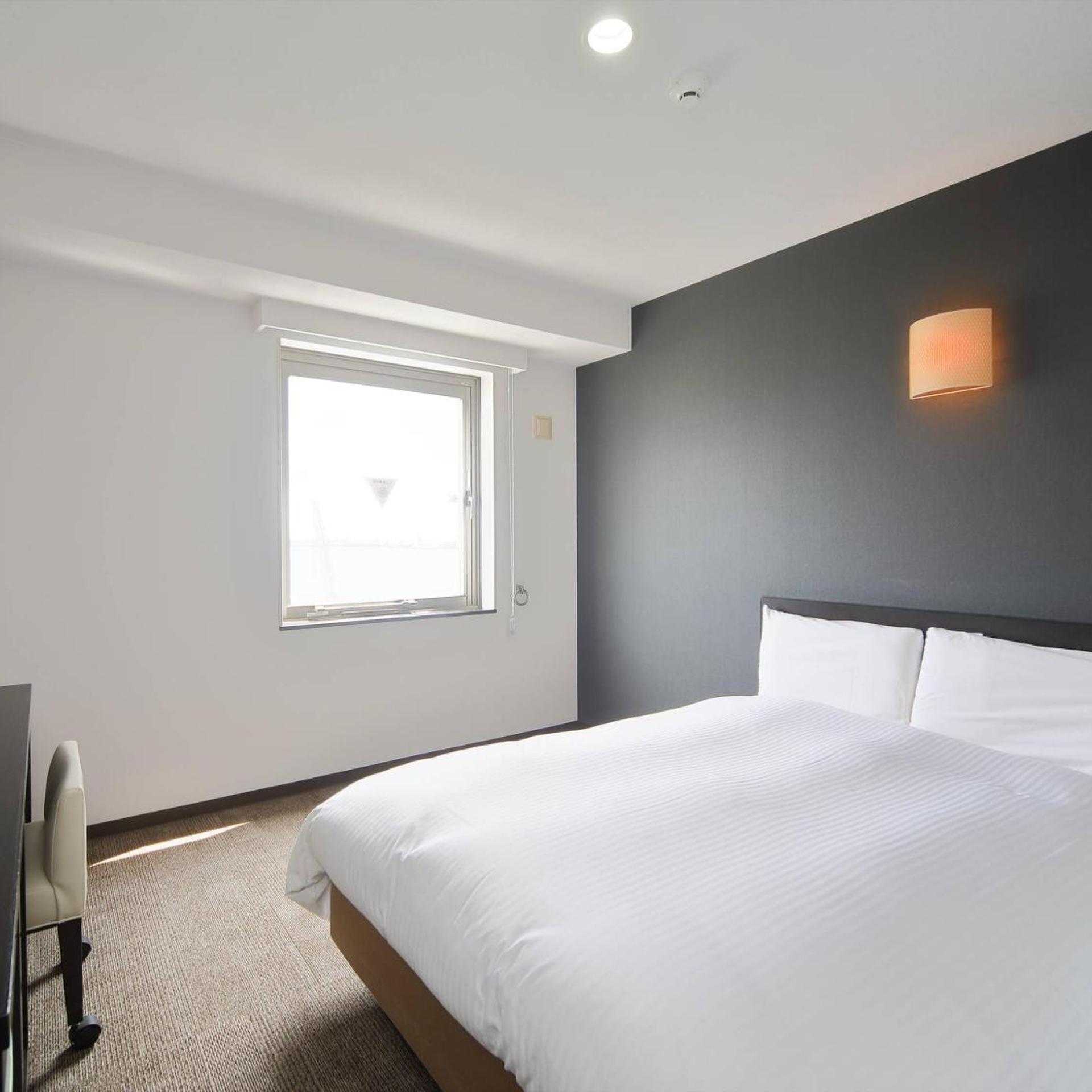ROOM, DOUBLE BED