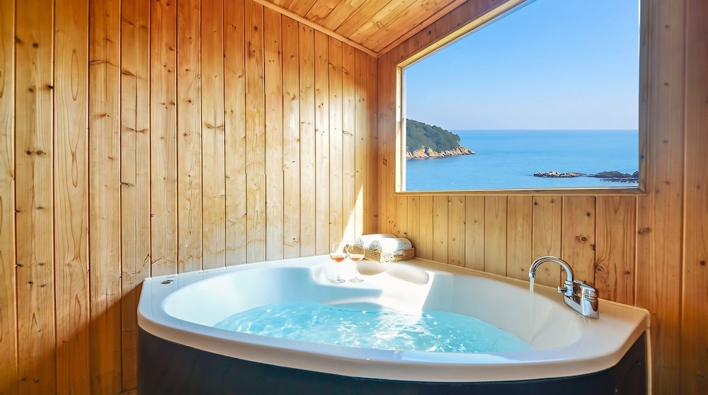 Geoje Blue Neoul Pension 22/50