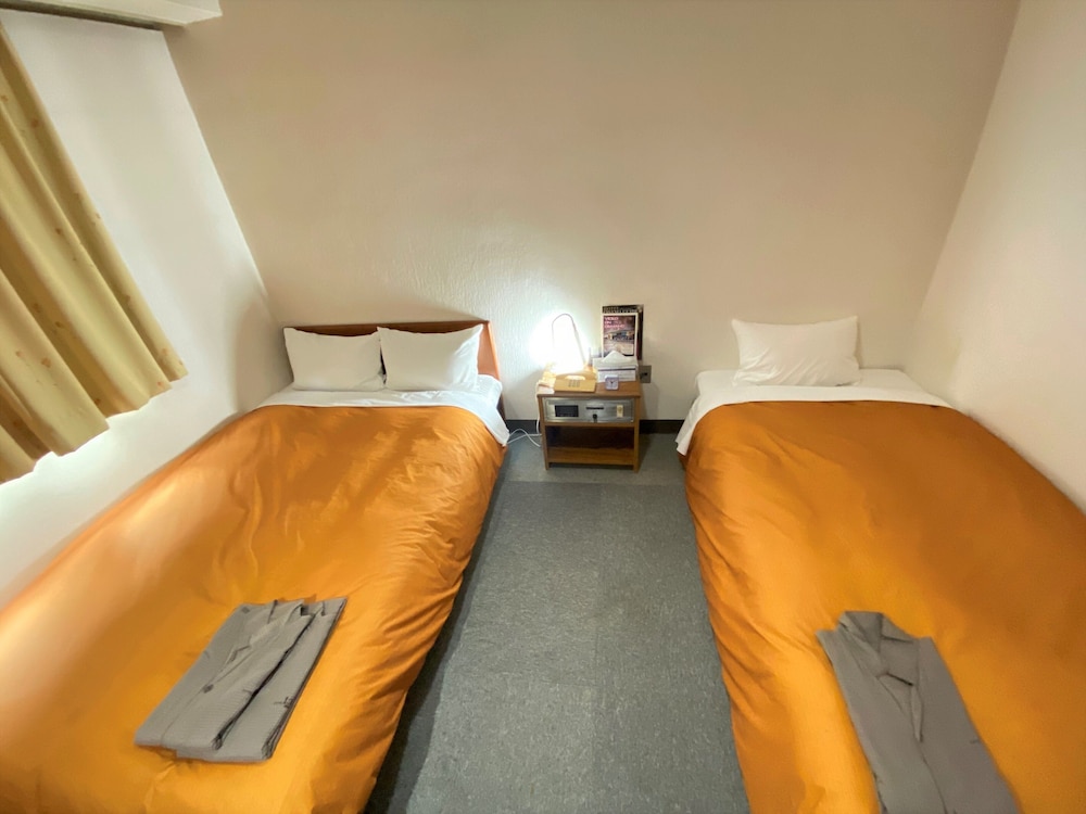 Hotel 1 2 3 Kokura 23/68