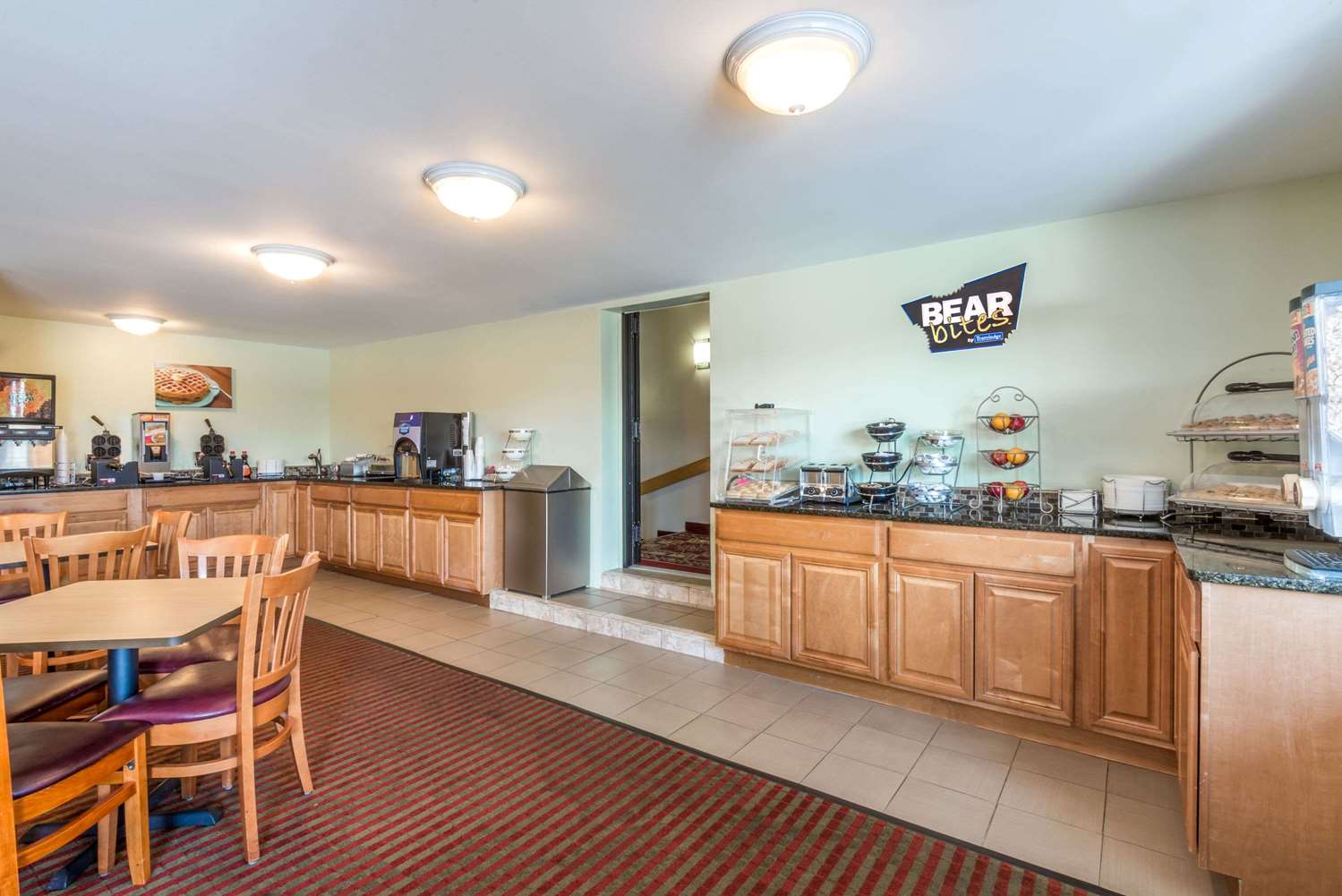 Days Inn by Wyndham Middletown/Newport Area 21/40