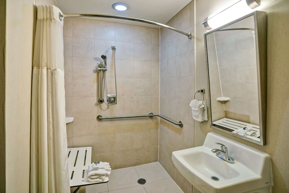 Doubletree Hotel Downtown Wilmington Legal 22/60