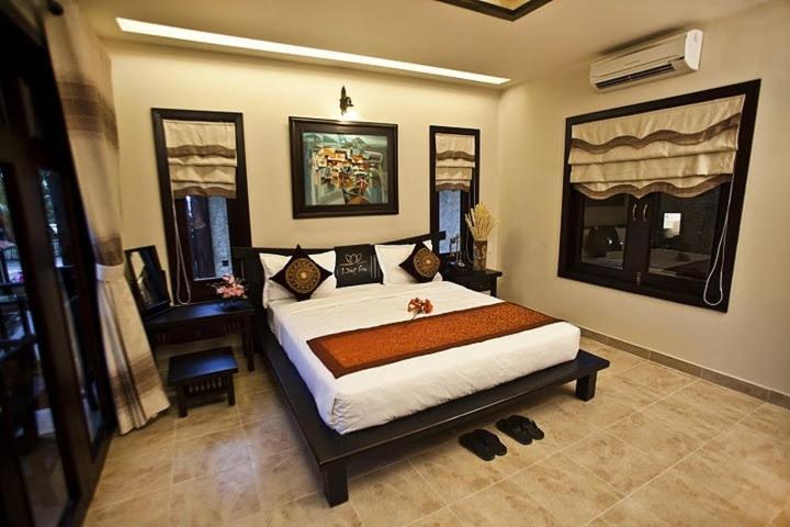 Standard, King Bed, Pool View, Hill Side