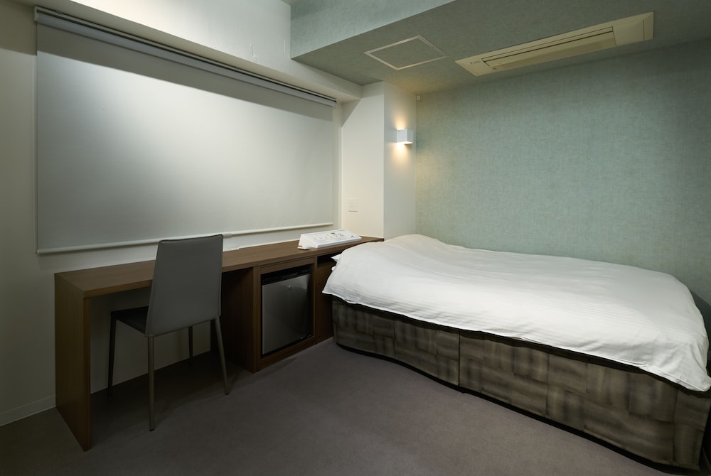 Shinjuku City Hotel N U T S 11/66