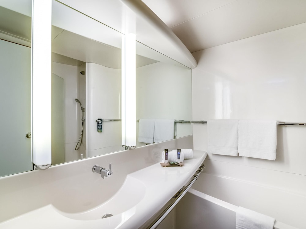 Classic, Twin Beds, Sofa, Novotel Paris Orly Rungis 8/10