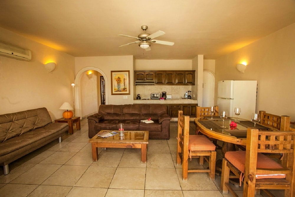 Club Del Moro Hotel Suites 40/72