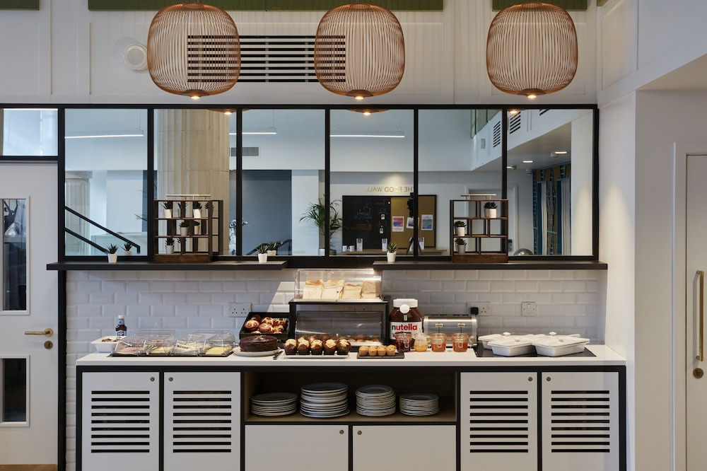 restaurant cafeteria
