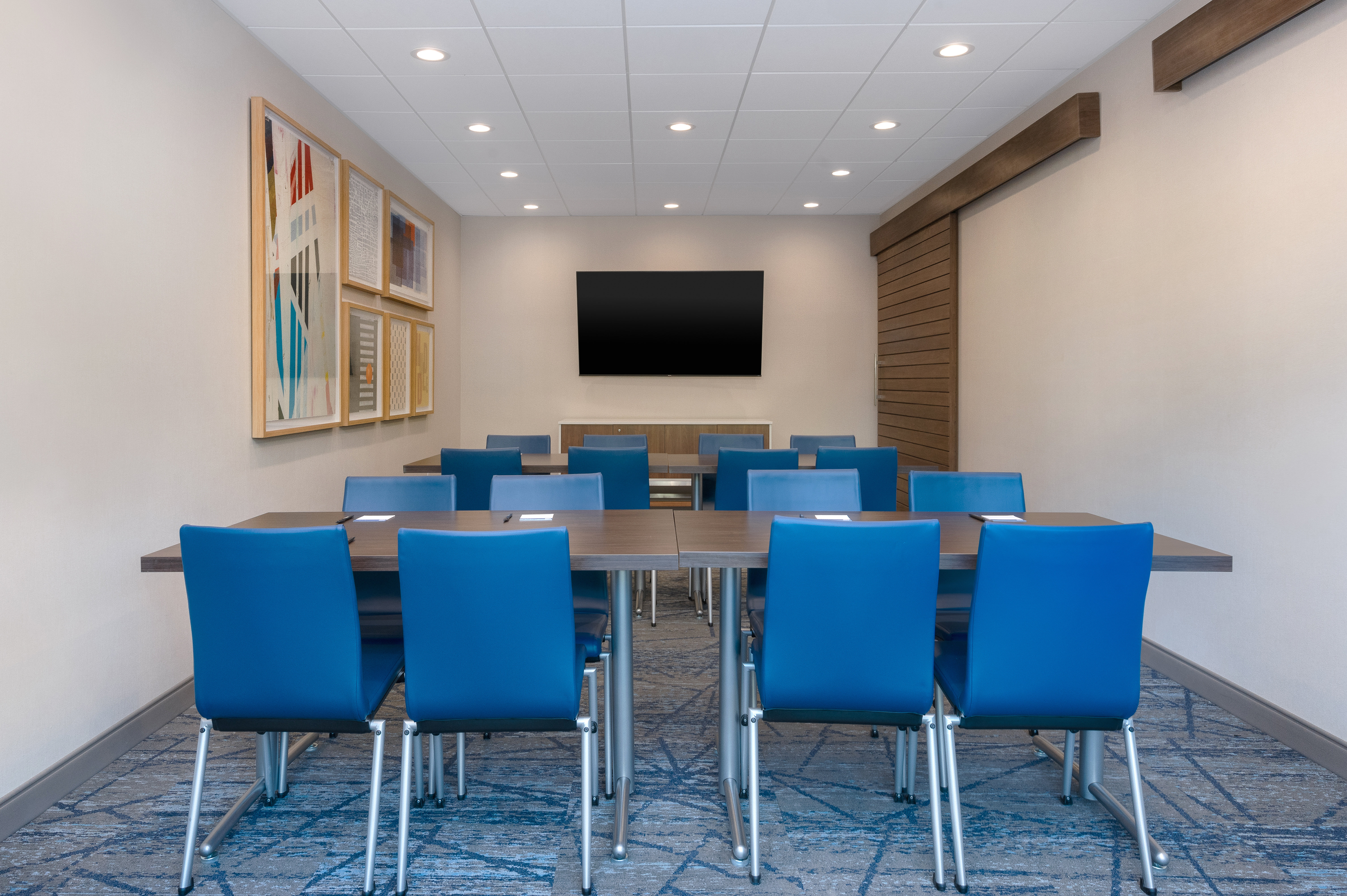 Holiday Inn Express and Suites Alton St Louis Area 34/43