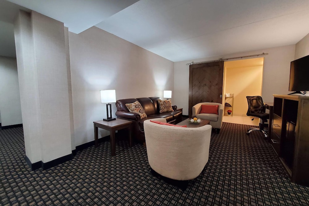 AmericInn by Wyndham Watertown 17/50
