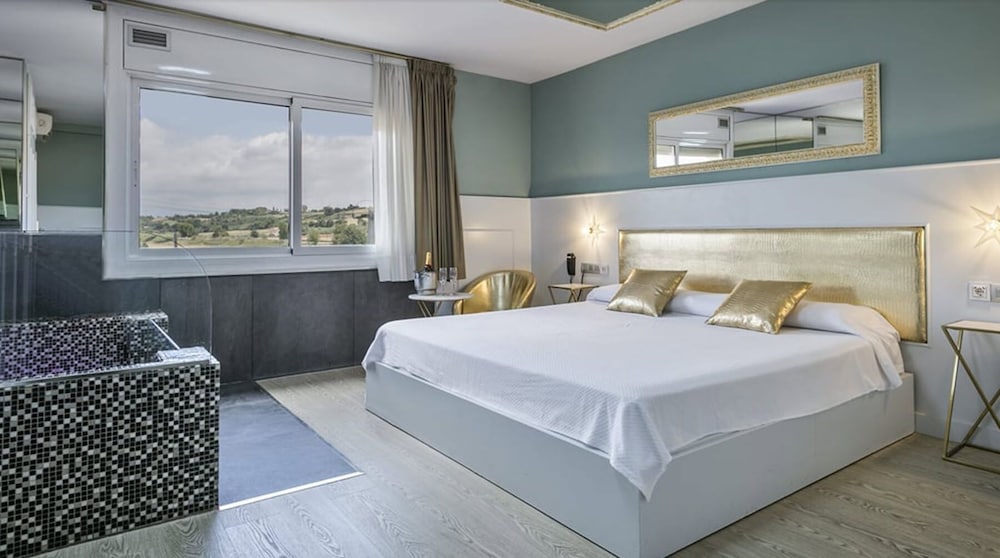 H Hotel 17/65